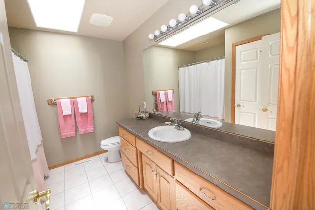 $899,900 | 13755 130th Street South, Barnesville, MN 56514