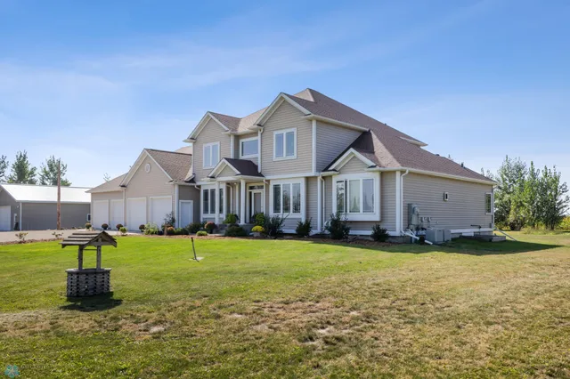 $899,900 | 13755 130th Street South, Barnesville, MN 56514