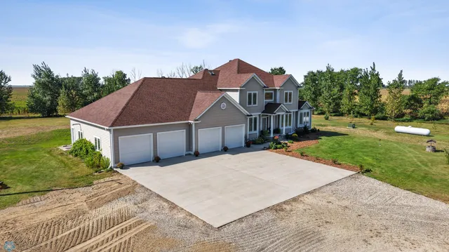 $899,900 | 13755 130th Street South, Barnesville, MN 56514