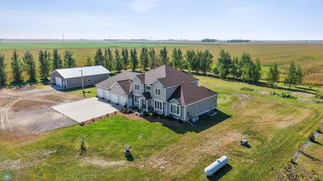 $899,900 | 13755 130th Street South, Barnesville, MN 56514