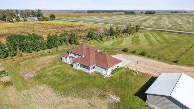 $899,900 | 13755 130th Street South, Barnesville, MN 56514