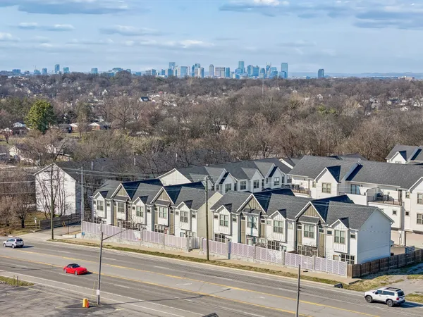 $2,000 | 100 Thompson Lane, Unit 6, Nashville, TN 37211