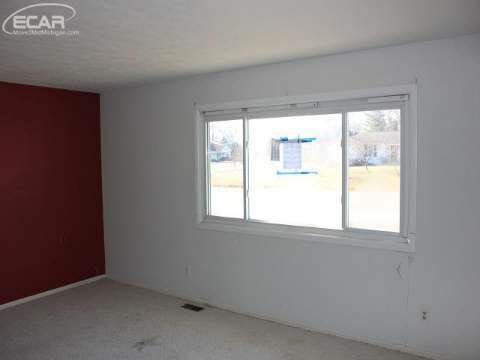 5286 Lennon Road Swartz Creek, MI 48473 - Photo 14 of 22 20435722-13.JPG
