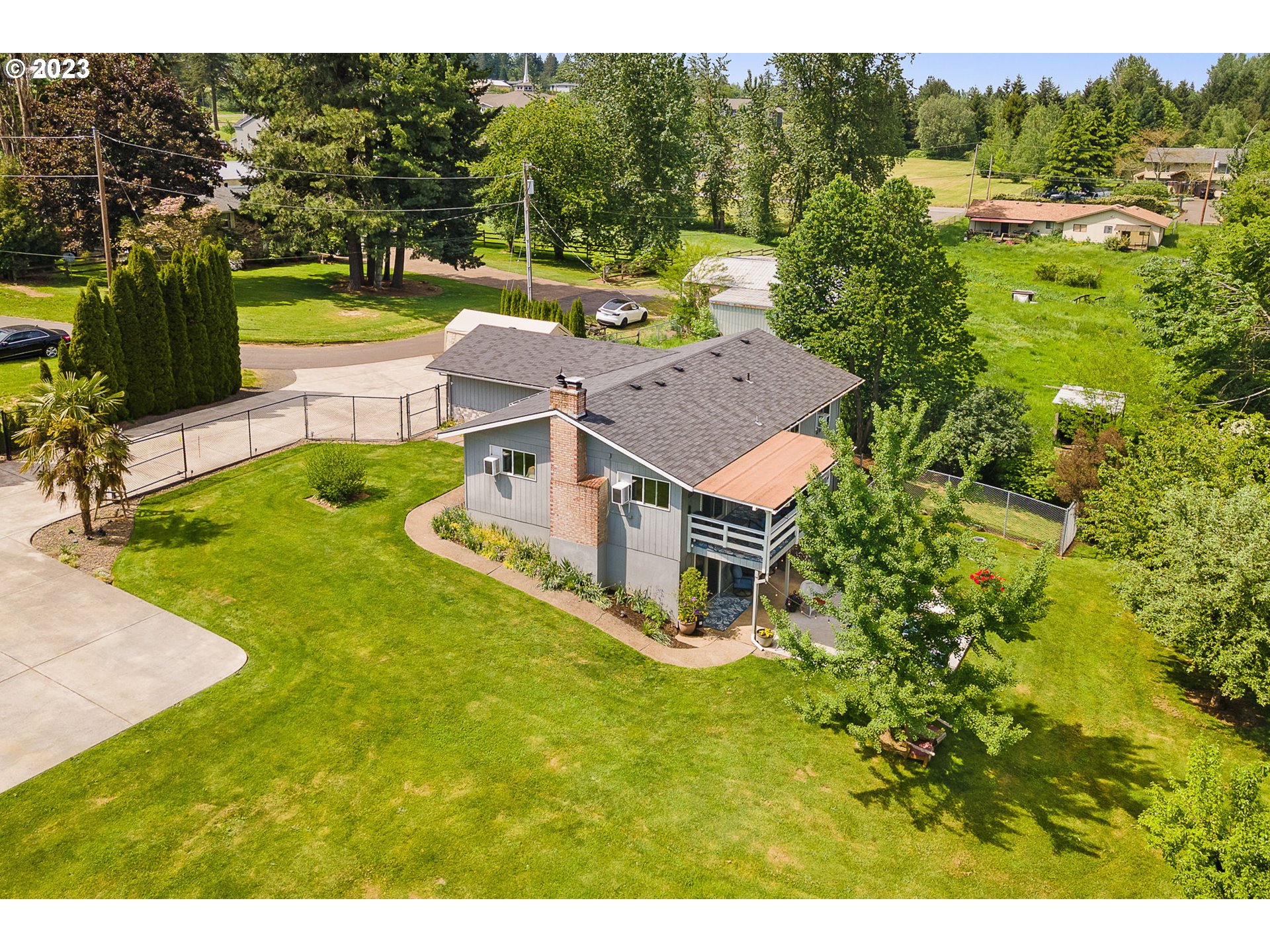 17516 Southeast Hemrich Road Damascus, OR 97089 - Photo 33 of 47 Gallery Image 33