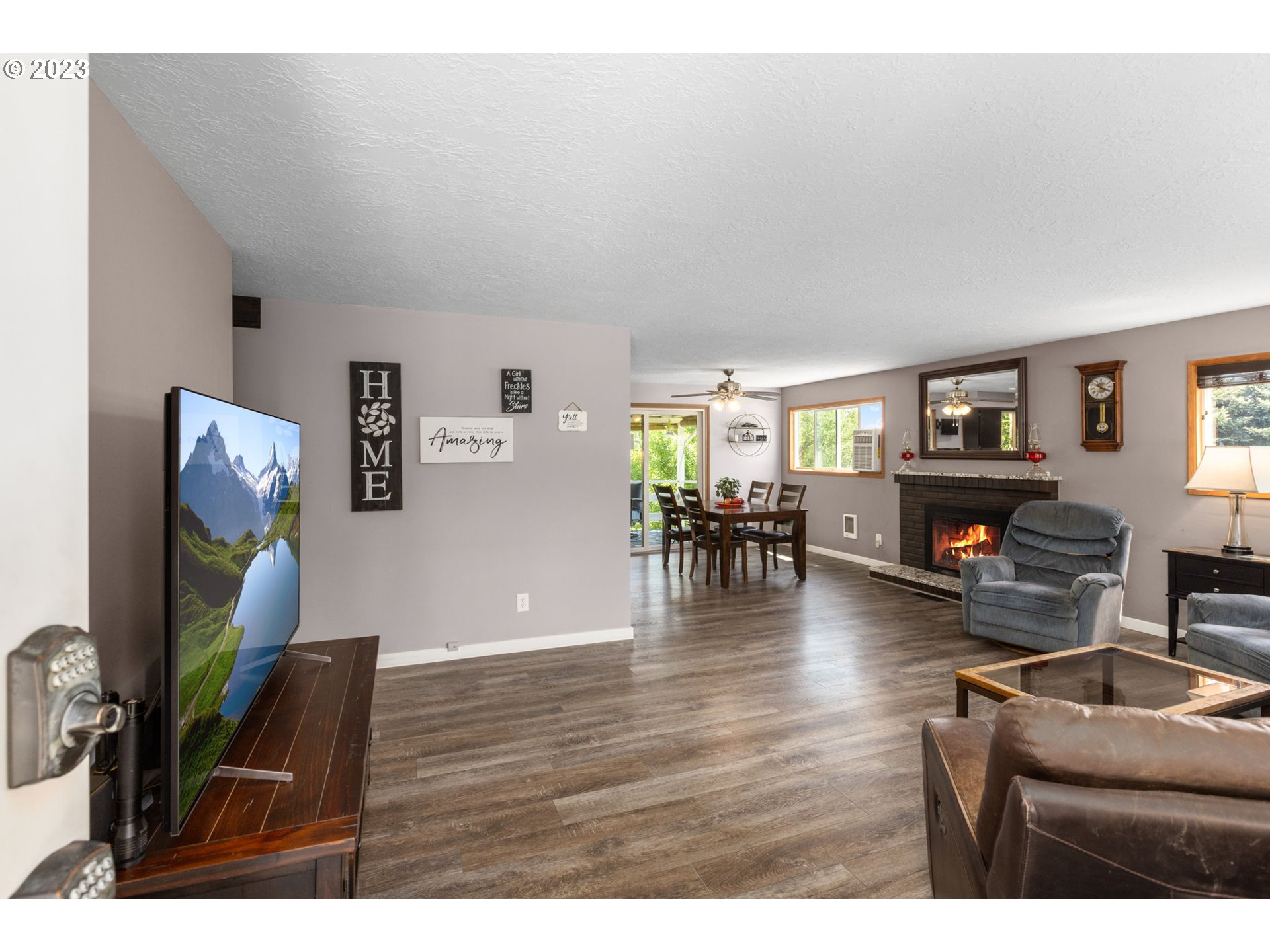 17516 Southeast Hemrich Road Damascus, OR 97089 - Photo 6 of 47 Gallery Image 6
