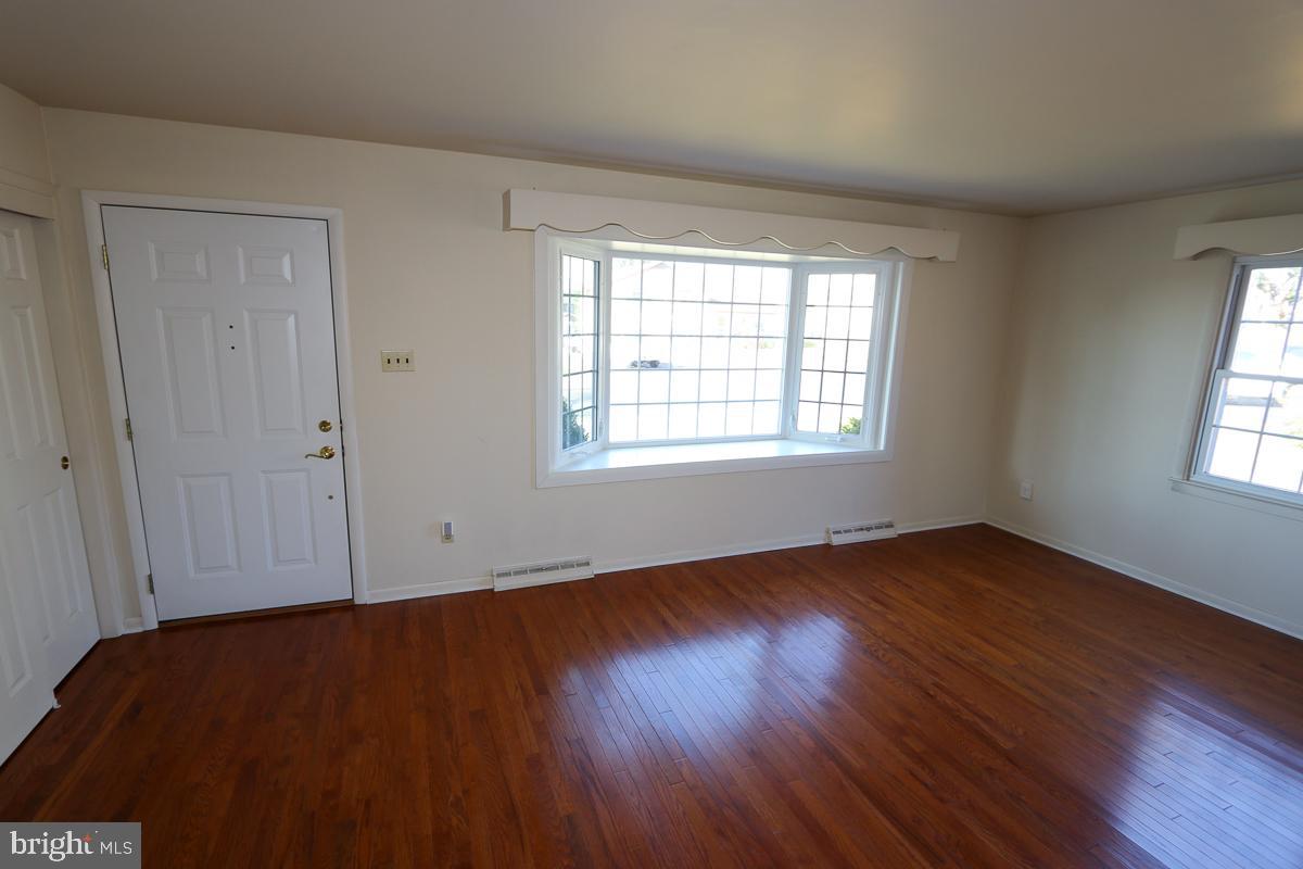 135 Harding Road Southampton, PA 18966 - Photo 9 of 50 Gallery Image 9