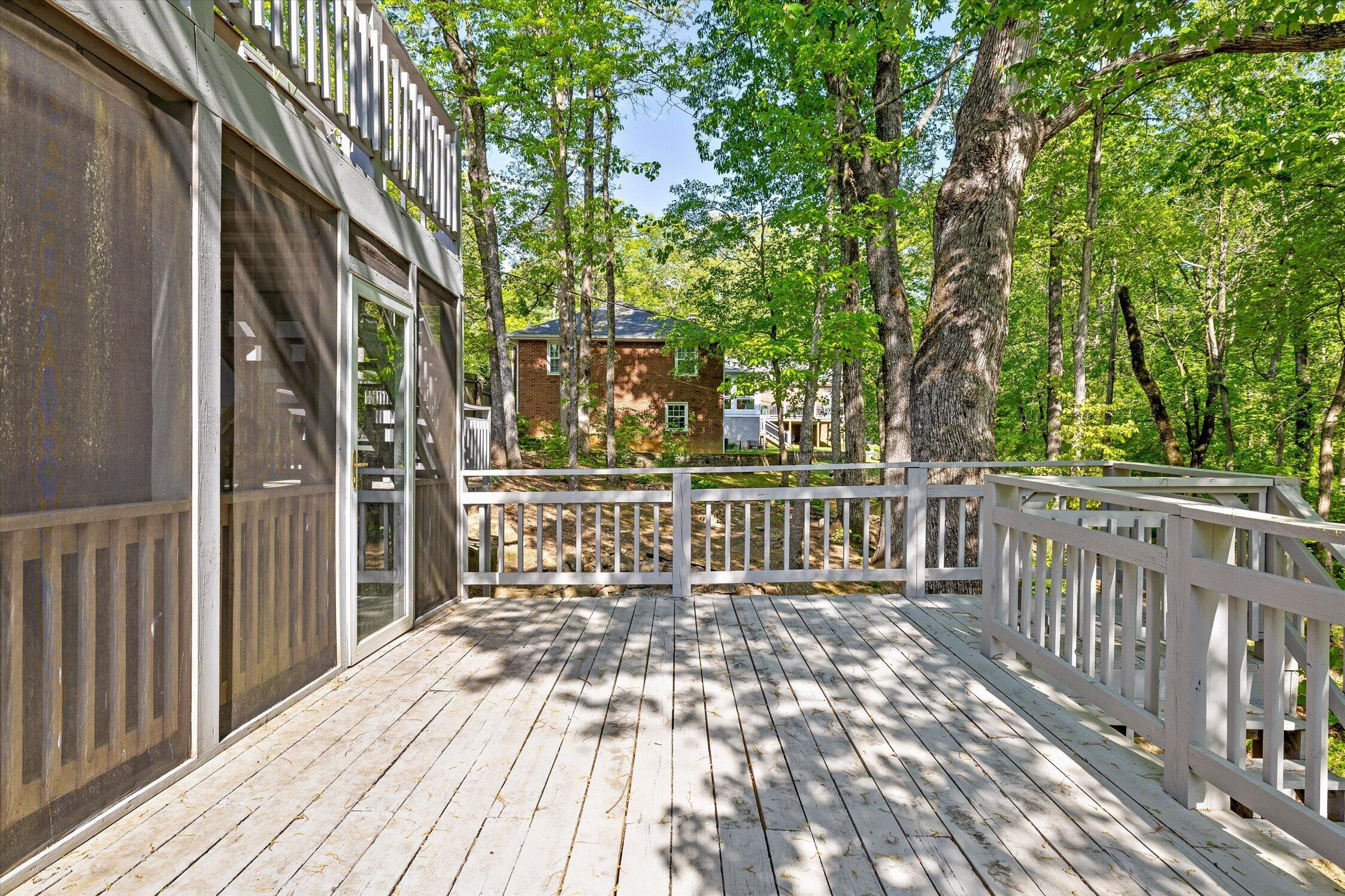 511 Barrington Road Signal Mountain, TN 37377 - Photo 55 of 80 Upper Deck
