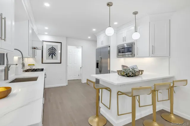 $1,299,000 | 10 Poplar Avenue, Pelham, NY 10803