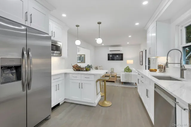 $1,299,000 | 10 Poplar Avenue, Pelham, NY 10803