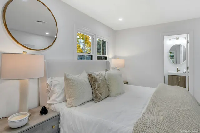 $1,299,000 | 10 Poplar Avenue, Pelham, NY 10803