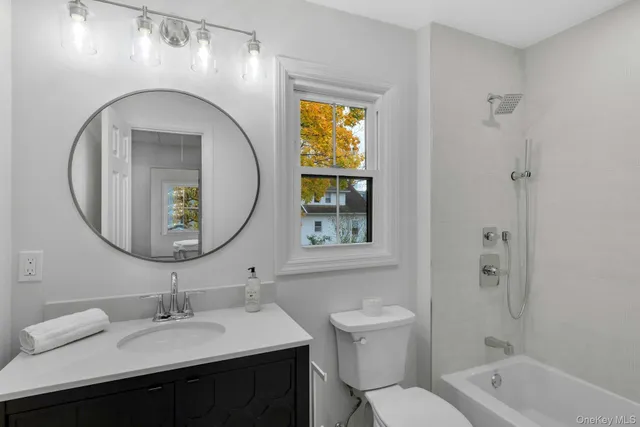 $1,299,000 | 10 Poplar Avenue, Pelham, NY 10803