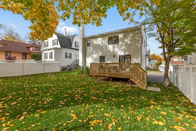 $1,299,000 | 10 Poplar Avenue, Pelham, NY 10803