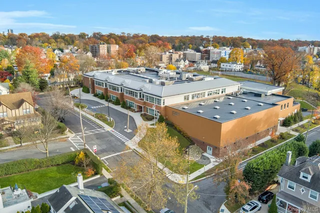 $1,299,000 | 10 Poplar Avenue, Pelham, NY 10803