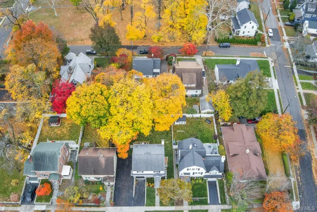 $1,299,000 | 10 Poplar Avenue, Pelham, NY 10803