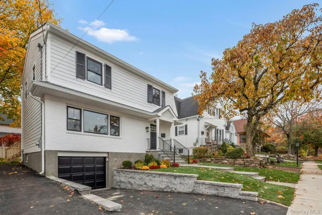 $1,299,000 | 10 Poplar Avenue, Pelham, NY 10803