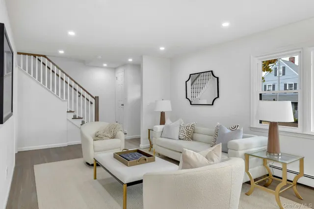 $1,299,000 | 10 Poplar Avenue, Pelham, NY 10803