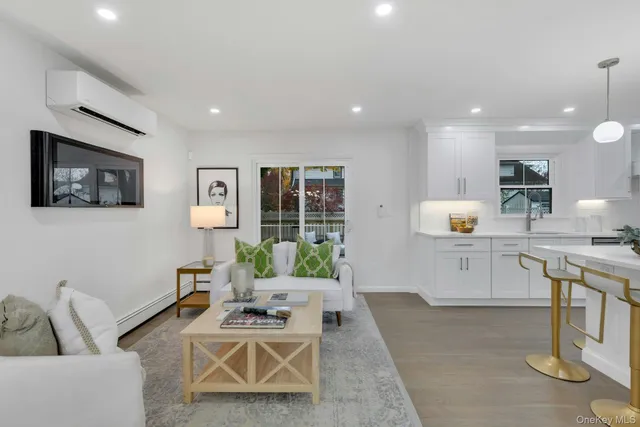 $1,299,000 | 10 Poplar Avenue, Pelham, NY 10803