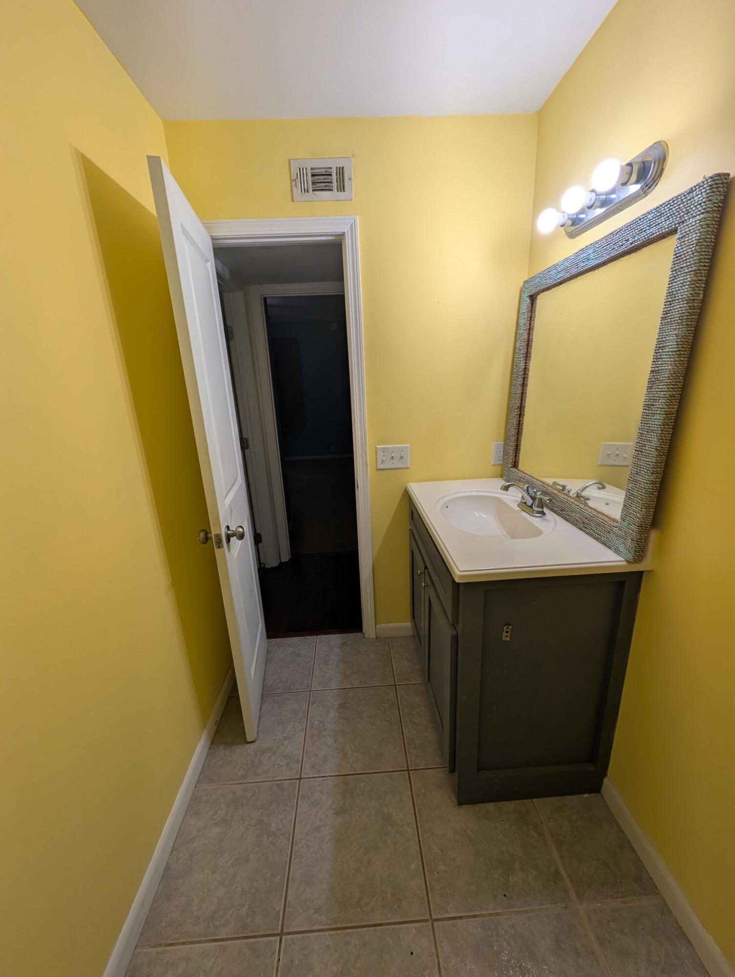 994 Woodyard Road DeFuniak Springs, FL 32435 - Photo 8 of 12 downstairs bathroom