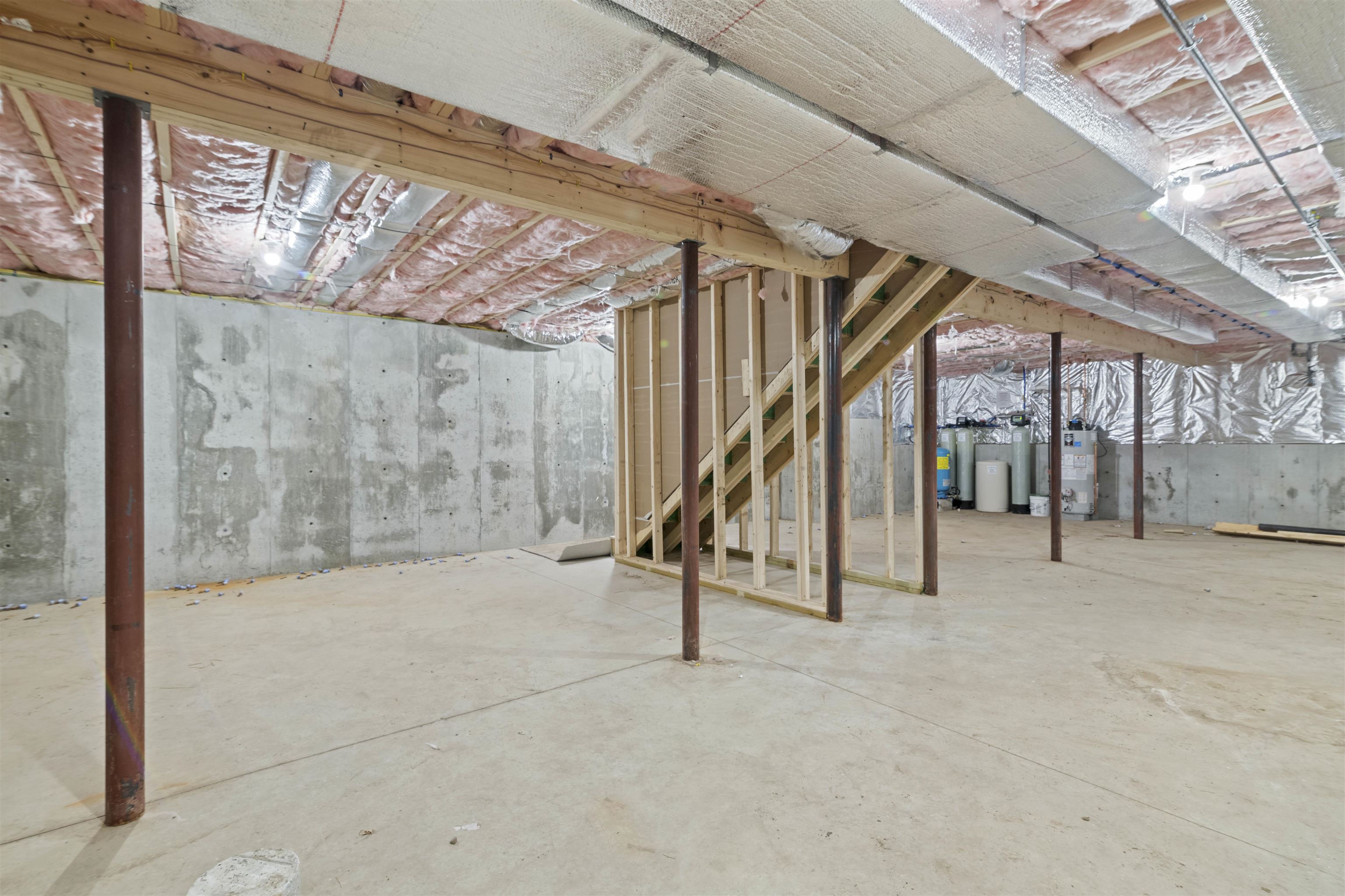 12 Evelyn Road Salem, NH 03079 - Photo 27 of 28 Gallery Image 27