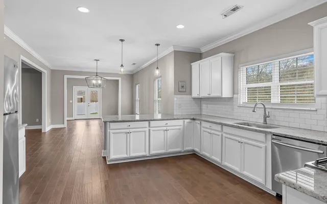 $3,000 | 875 Wellstone Drive, Chattanooga, TN 37405