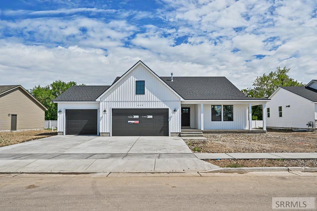 460 Willowbend Rigby, ID 83442 - Photo 1 of 17 Main View
