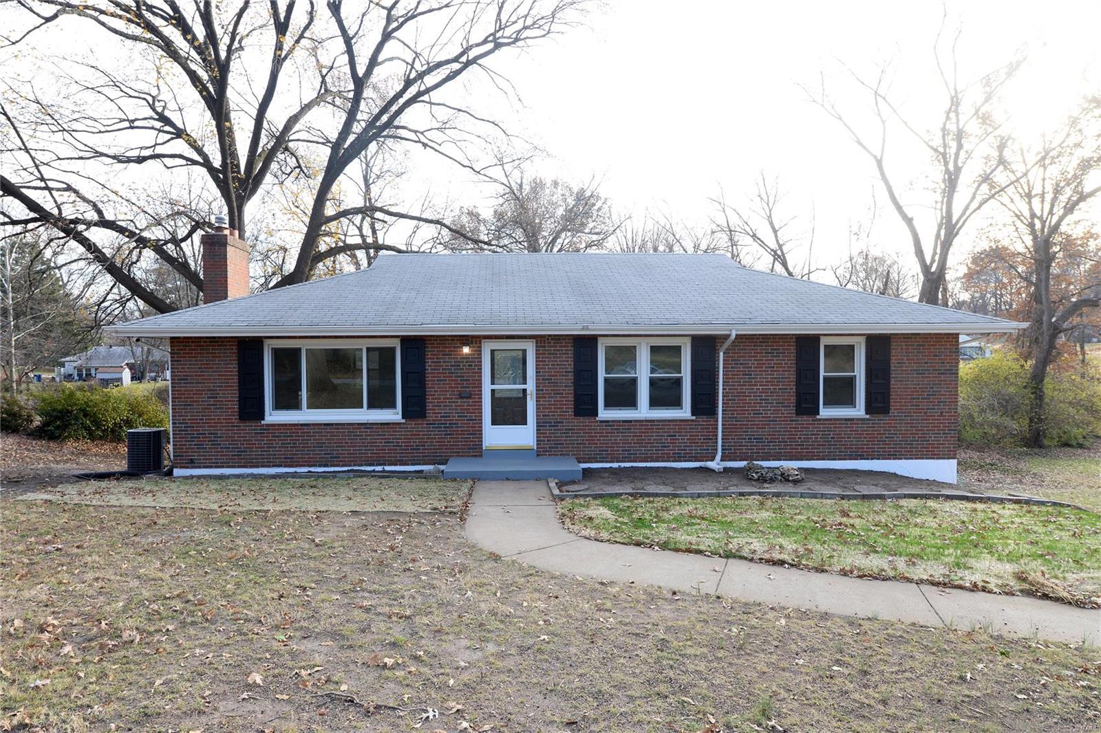 1302 Stein Road St. Louis, MO 63135 - Photo 1 of 37 Gallery Image 1