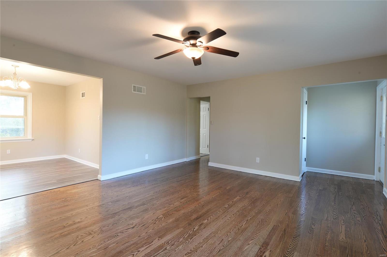 1302 Stein Road St. Louis, MO 63135 - Photo 3 of 37 Gallery Image 3