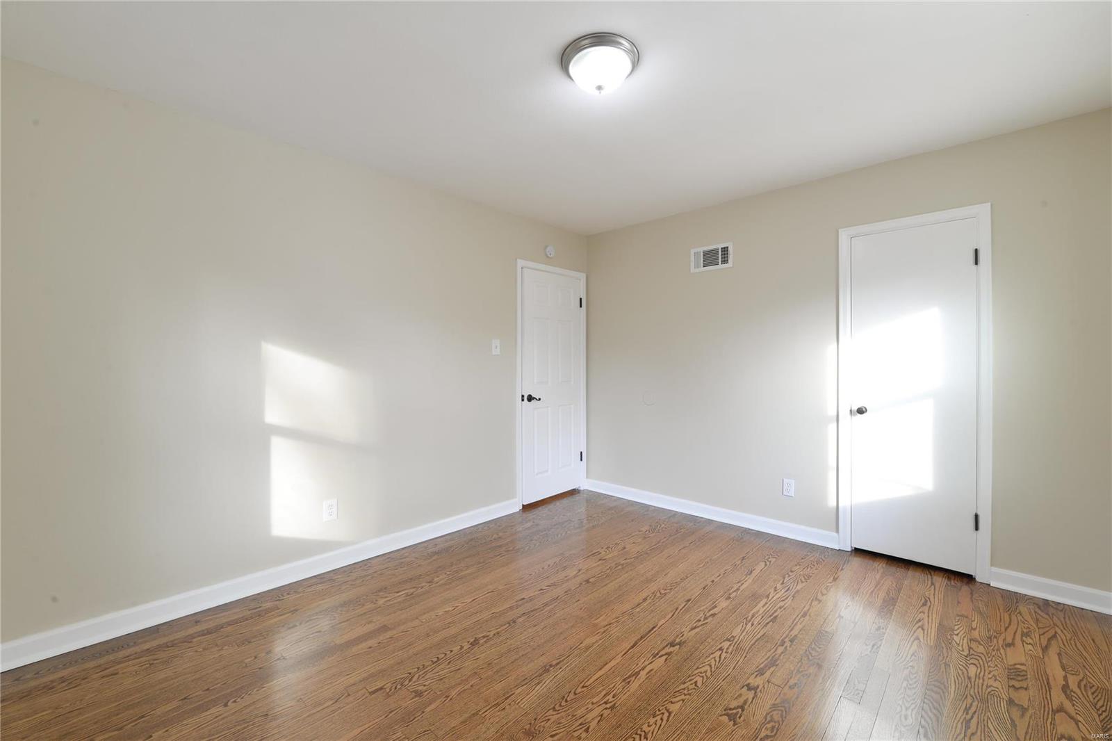 1302 Stein Road St. Louis, MO 63135 - Photo 21 of 37 Gallery Image 21