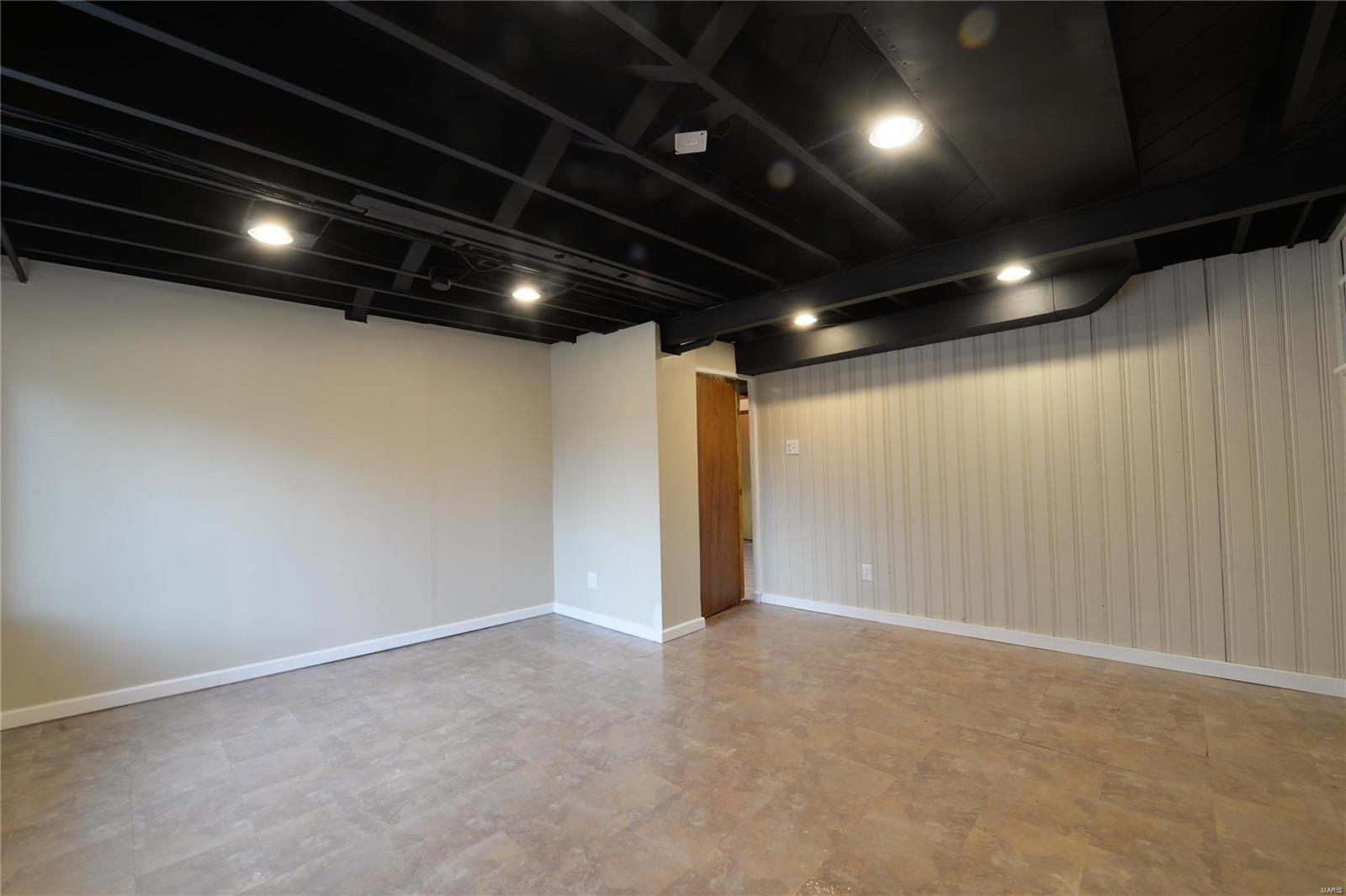 1302 Stein Road St. Louis, MO 63135 - Photo 25 of 37 Gallery Image 25
