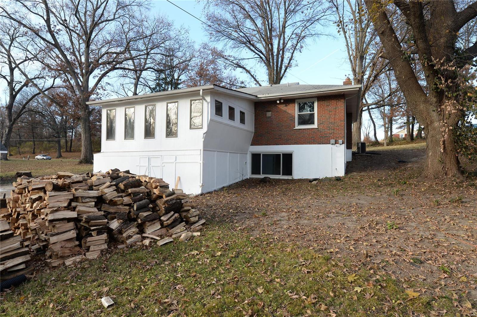 1302 Stein Road St. Louis, MO 63135 - Photo 32 of 37 Gallery Image 32