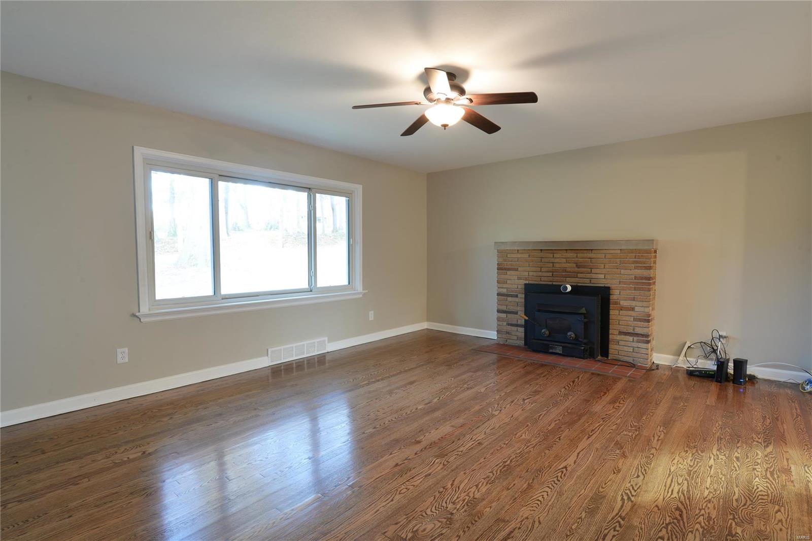 1302 Stein Road St. Louis, MO 63135 - Photo 5 of 37 Gallery Image 5