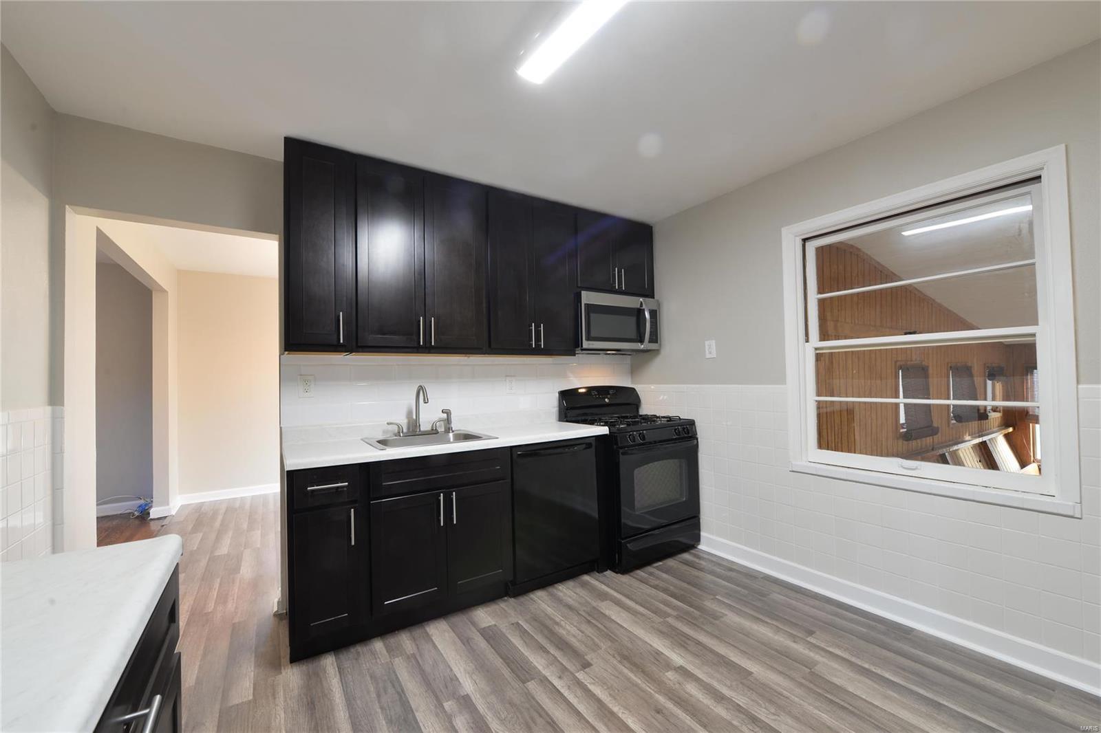 1302 Stein Road St. Louis, MO 63135 - Photo 8 of 37 Gallery Image 8