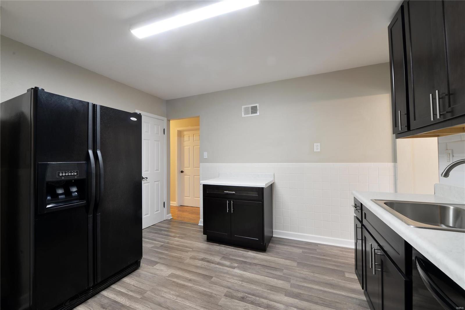 1302 Stein Road St. Louis, MO 63135 - Photo 10 of 37 Gallery Image 10