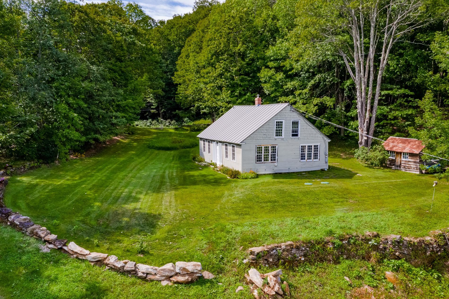 478 Hidden Ridge Road Pomfret, VT 05068 - Photo 4 of 35