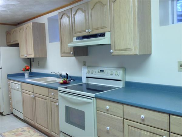 186 Grove Street Reading, MA 01867 - Photo 12 of 14 Gallery Image 12