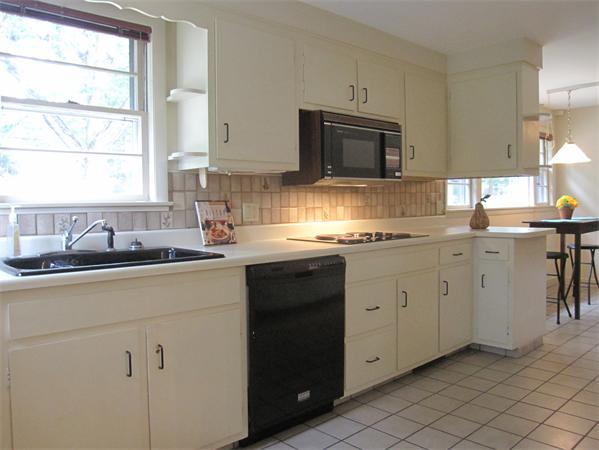 186 Grove Street Reading, MA 01867 - Photo 8 of 14 Gallery Image 8