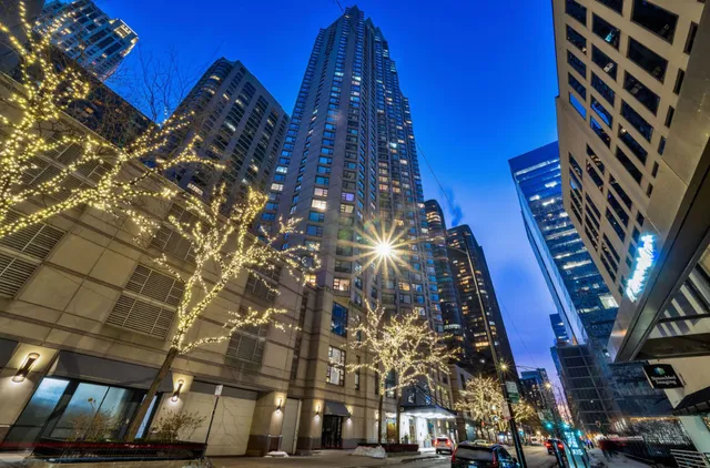 $3,000 | 401 East Ontario Street, Unit 707, Chicago, IL 60611