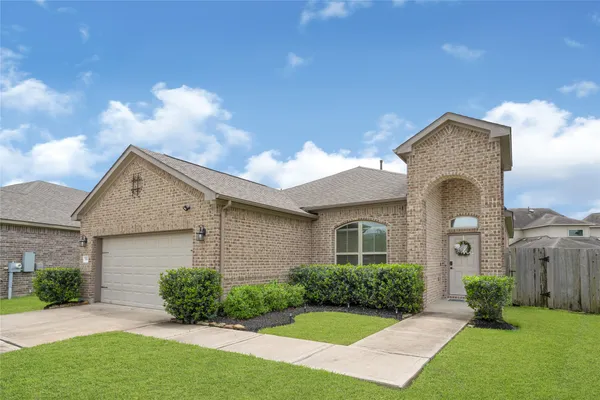 $277,000 | 5318 Abbeville Court, Dickinson, TX 77539