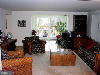 24 Elm Ridge Road Pennington, NJ 08534 - Photo 4 of 6