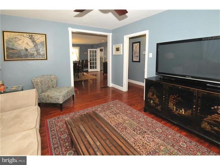40 Belmar Road Hatboro, PA 19040 - Photo 5 of 25 Living Room