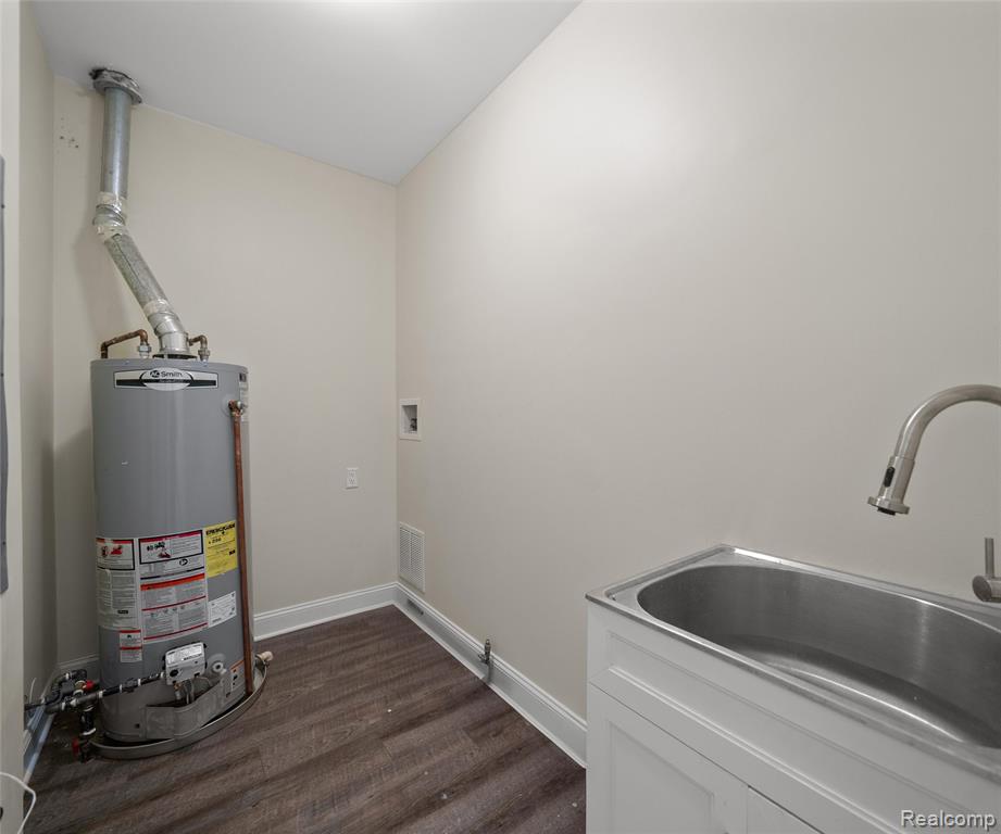 48196 Martz Road Belleville, MI 48111 - Photo 12 of 61