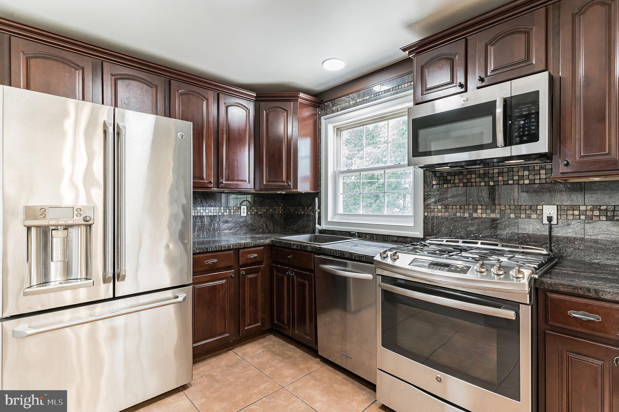 203 Acadia Road Waldorf, MD 20602 - Photo 7 of 24 Gallery Image 7
