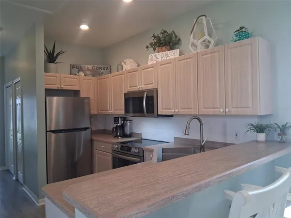 $3,200 | 216 Berry Street, Punta Gorda, FL 33950