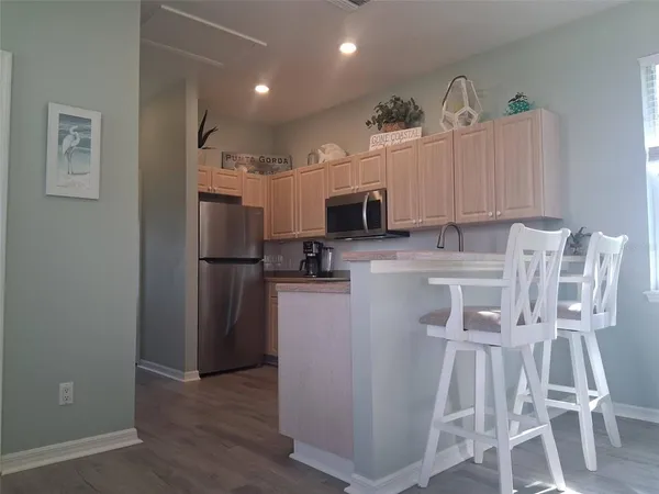 $3,200 | 216 Berry Street, Punta Gorda, FL 33950