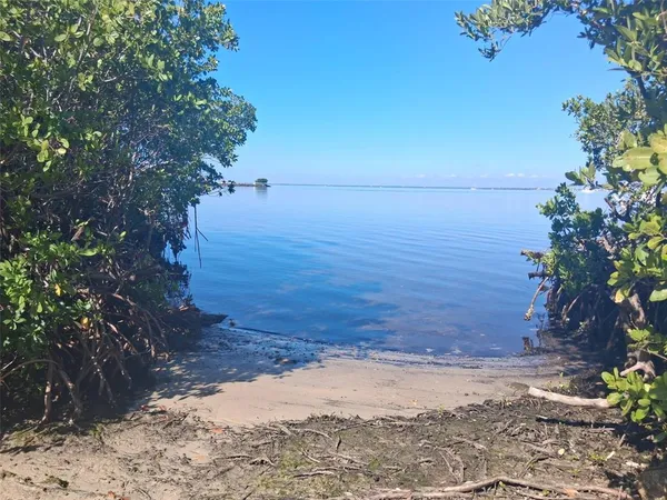 $3,200 | 216 Berry Street, Punta Gorda, FL 33950