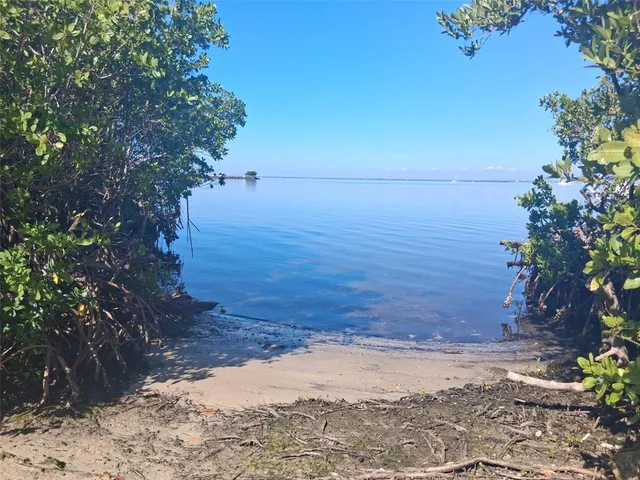 $3,200 | 216 Berry Street, Punta Gorda, FL 33950