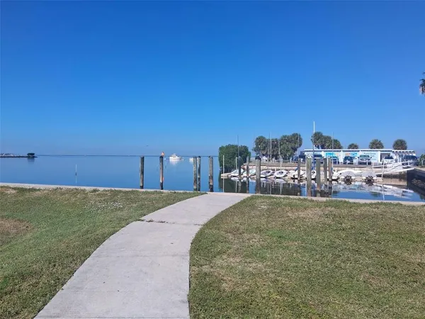 $3,200 | 216 Berry Street, Punta Gorda, FL 33950