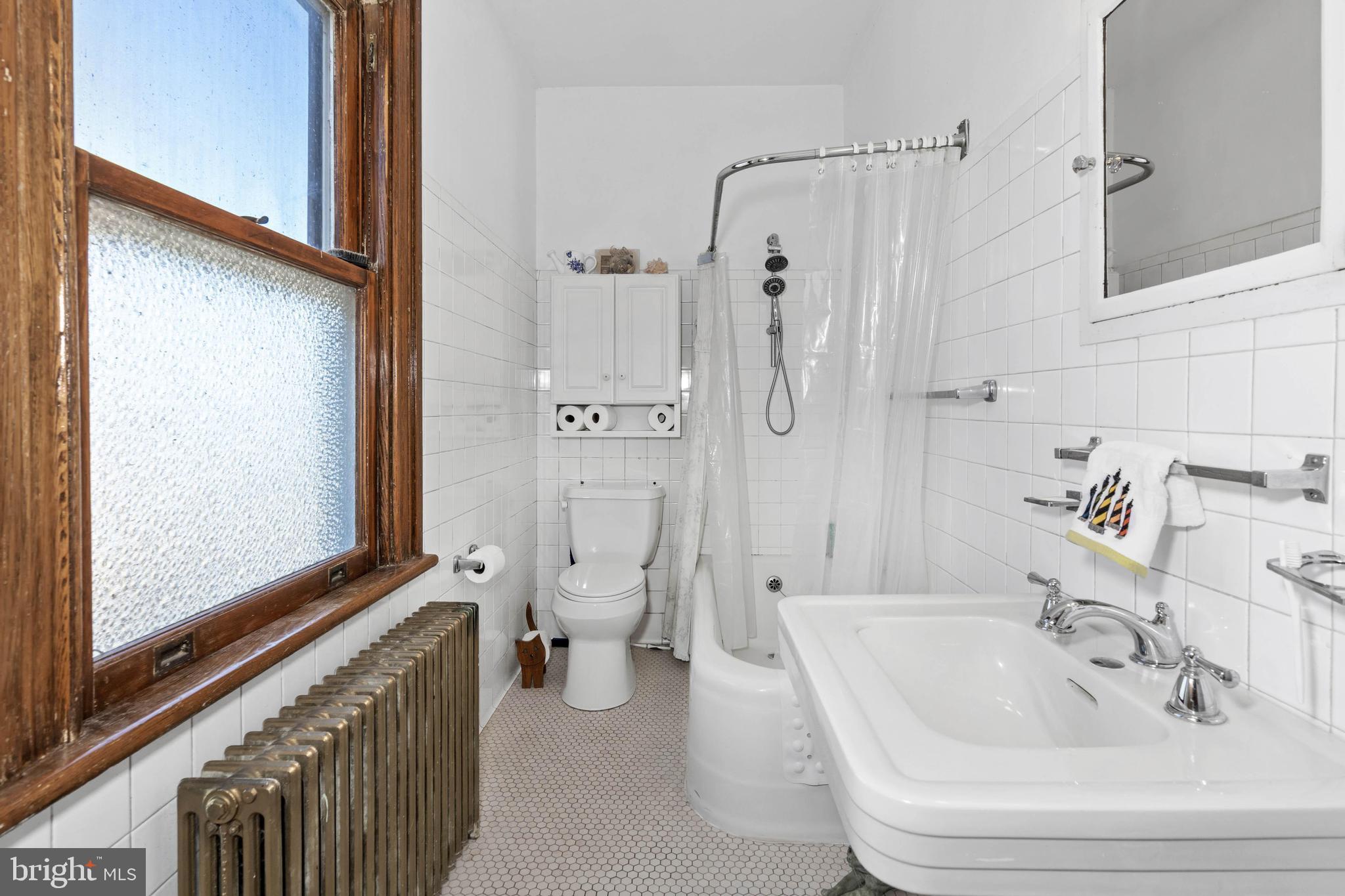 1600 Belts Road Middletown, DE 19709 - Photo 29 of 43 Main bath