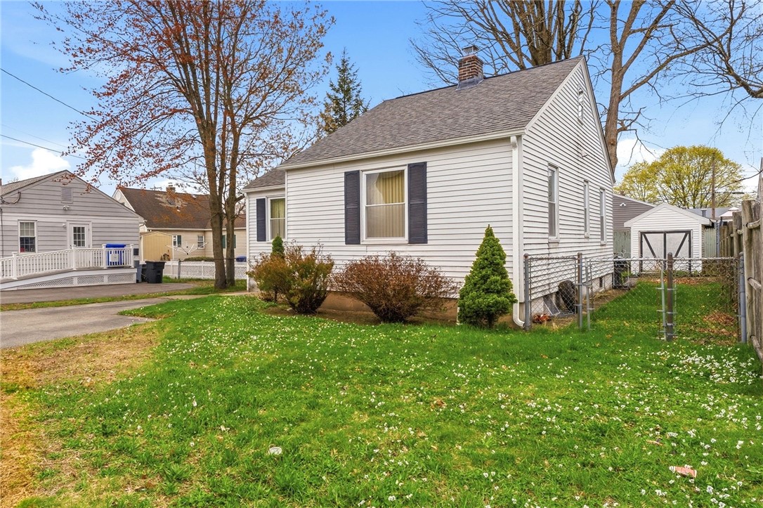 9 McGuire Road North Providence, RI 02904 - Photo 3 of 29