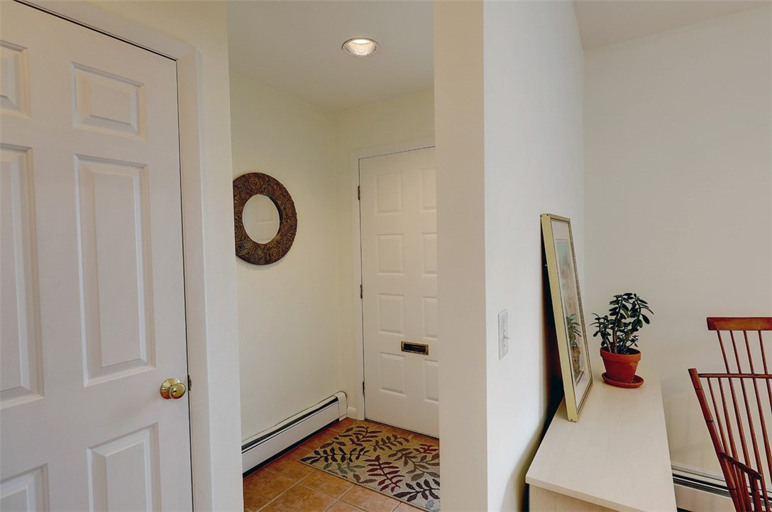 33 Newman Road Pawtucket, RI 02860 - Photo 3 of 35